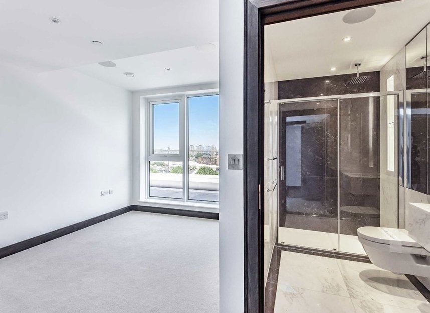 Flat Beadon Road in Greater London
