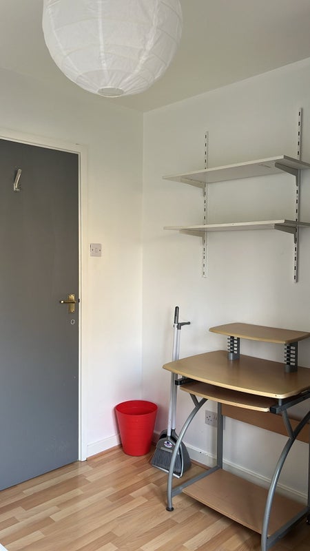 Room Stafford Road in Greater London