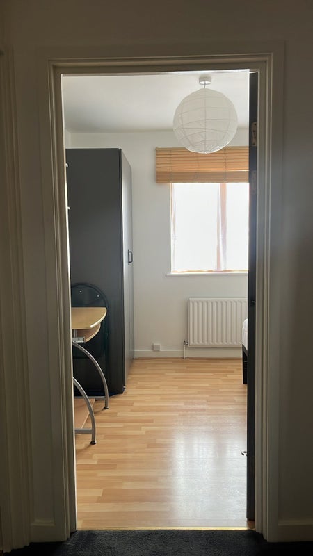 Room Stafford Road in Greater London