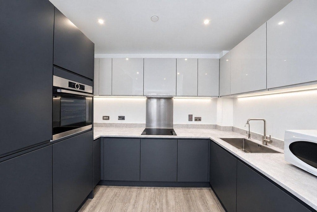 Flat Harrow Manorway in Greater London