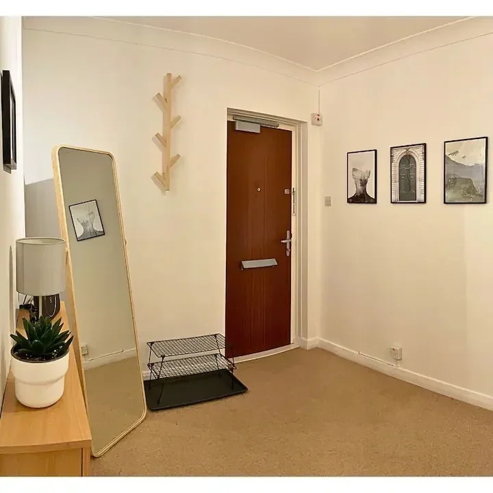Flat Victoria Drive in Greater London