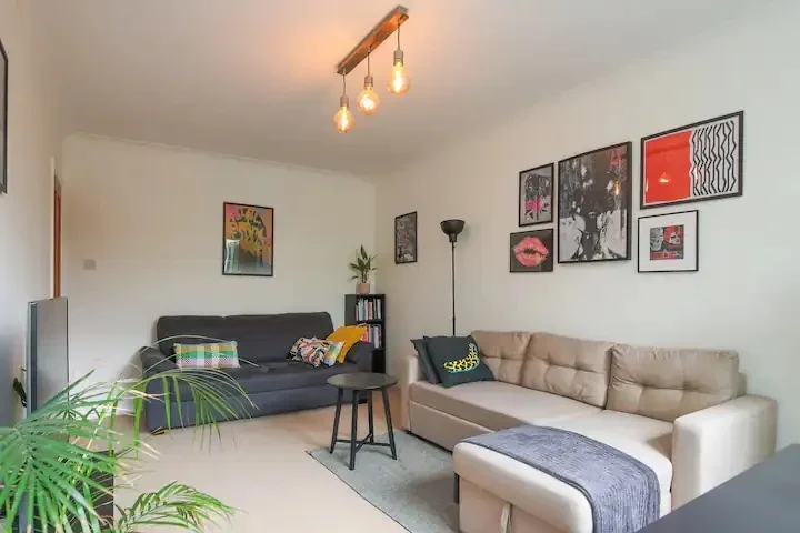 Flat Victoria Drive in Greater London