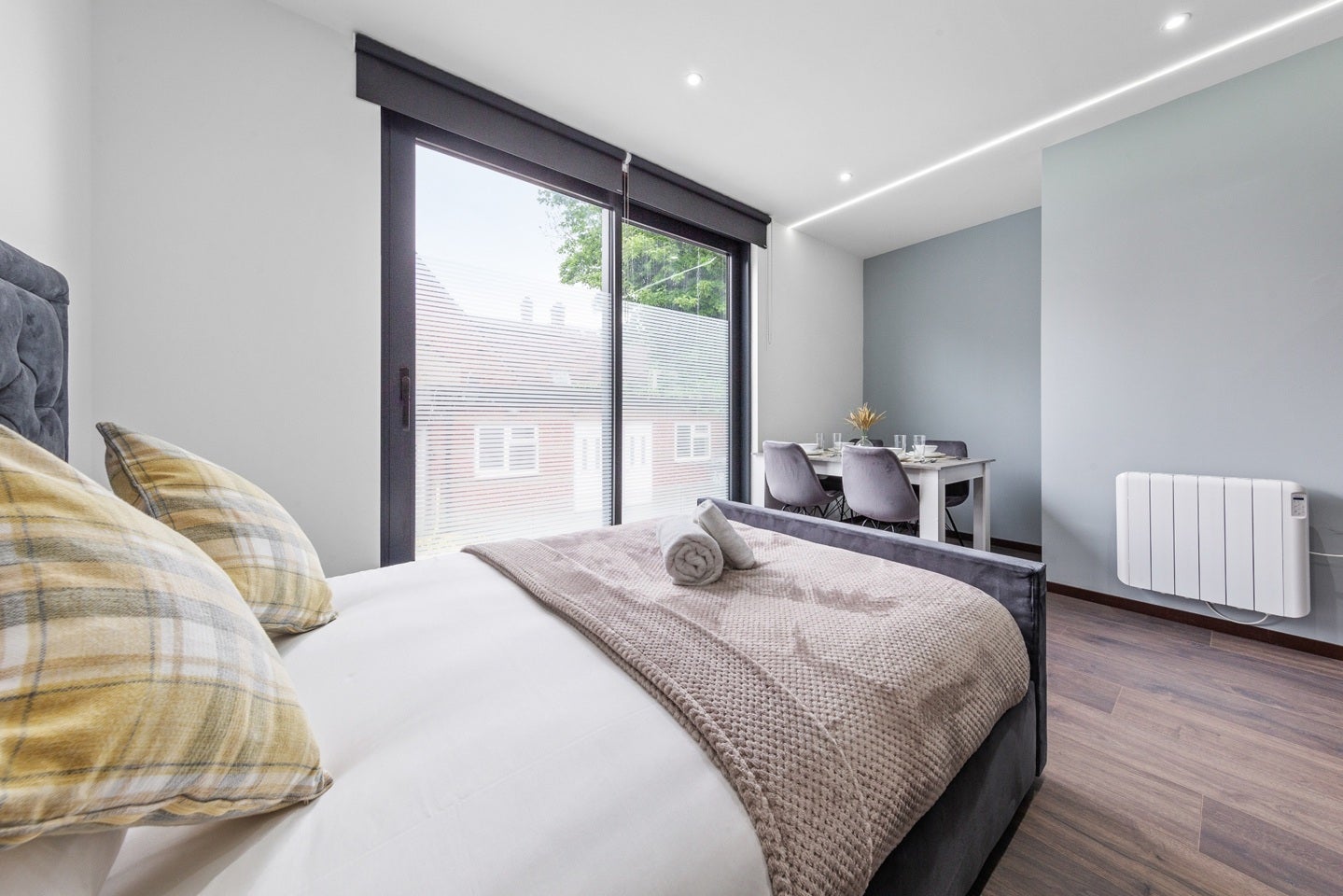 Flat Armitage Road in Greater London