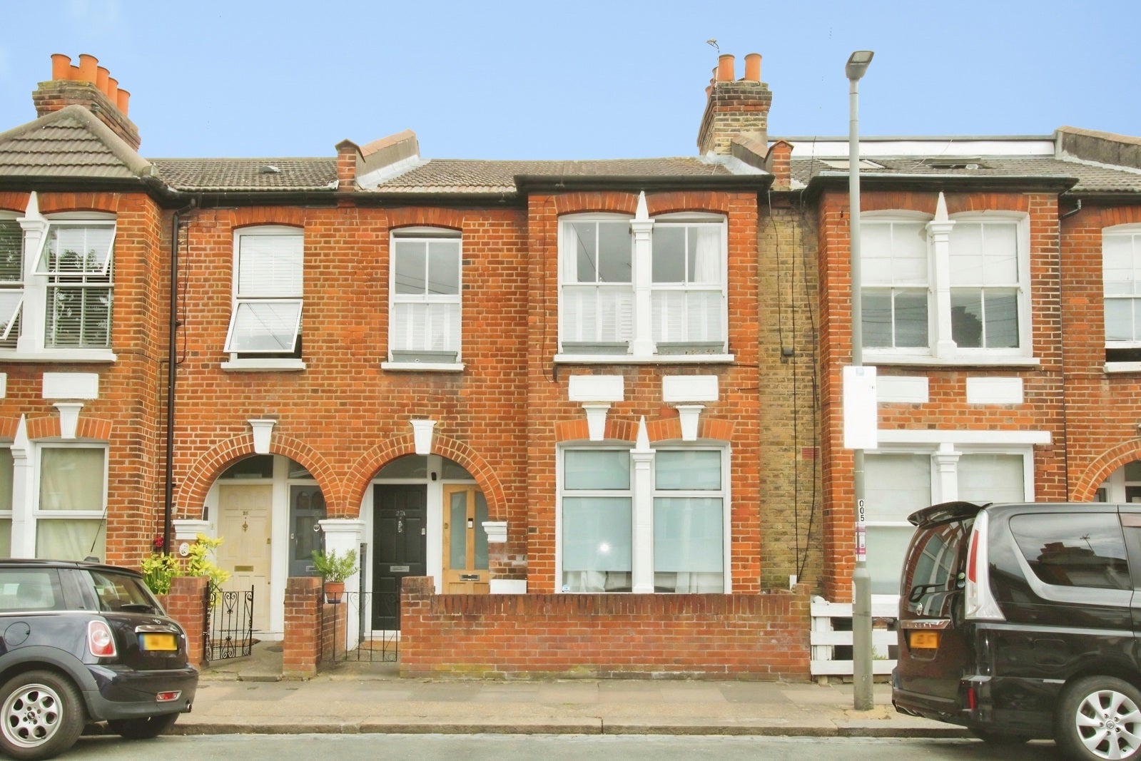 Flat Khartoum Road in Greater London