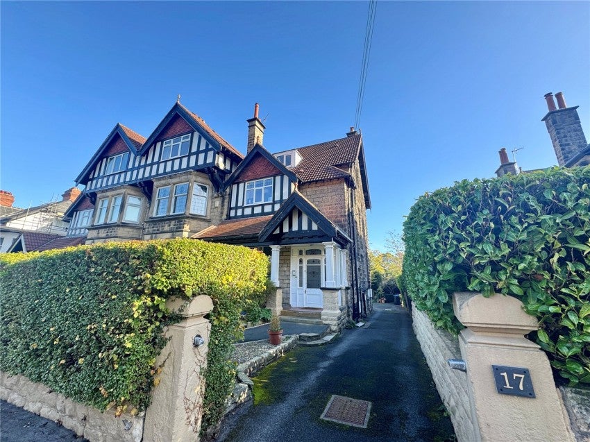 Flat Tewit Well Road in Harrogate