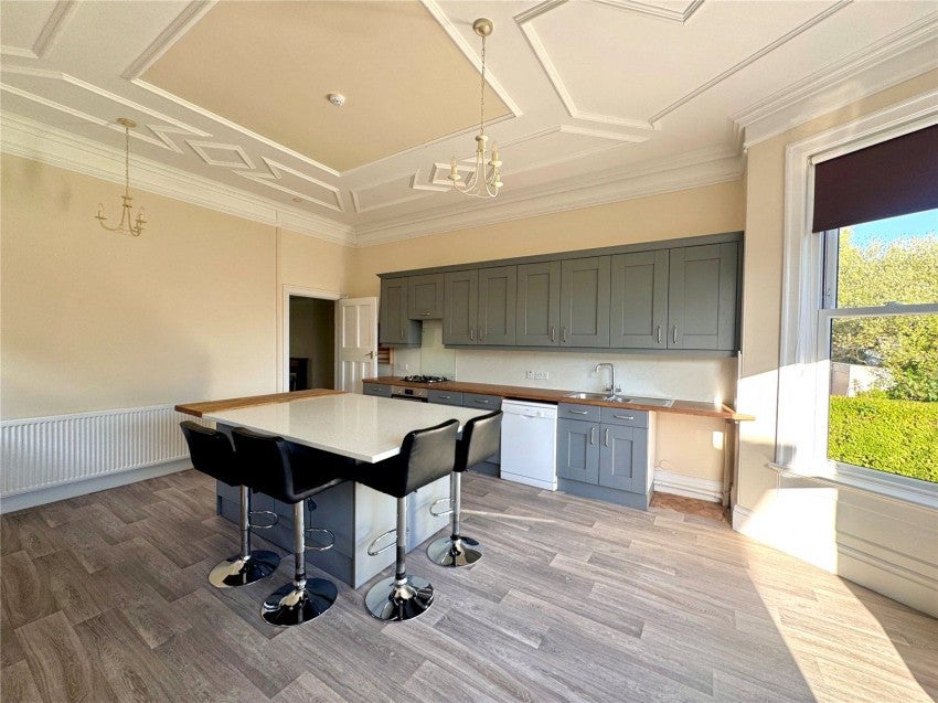 Flat Tewit Well Road in Harrogate