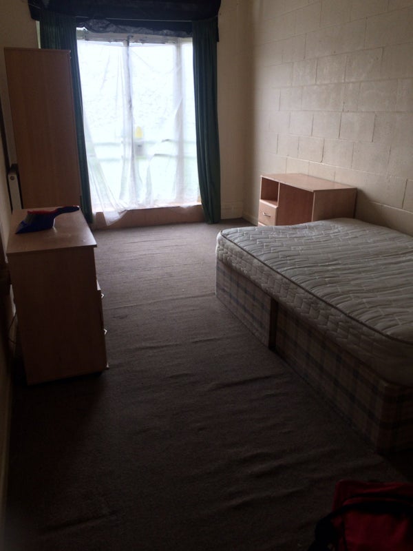Room Demesne Road in Manchester