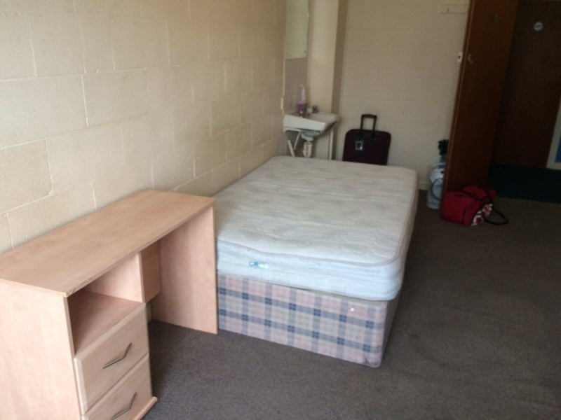 Room Demesne Road in Manchester
