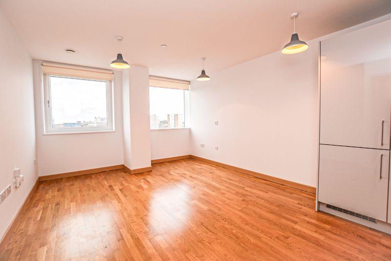 Flat Southchurch Avenue in Southend-on-Sea