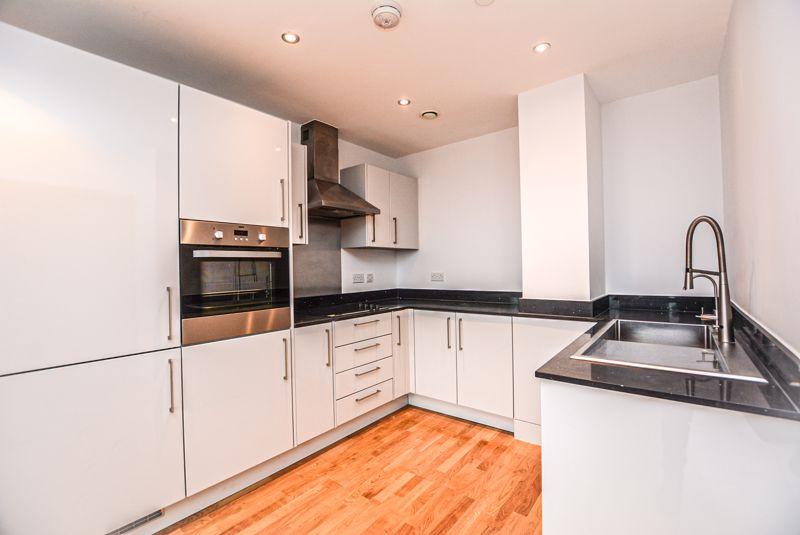 Flat Southchurch Avenue in Southend-on-Sea