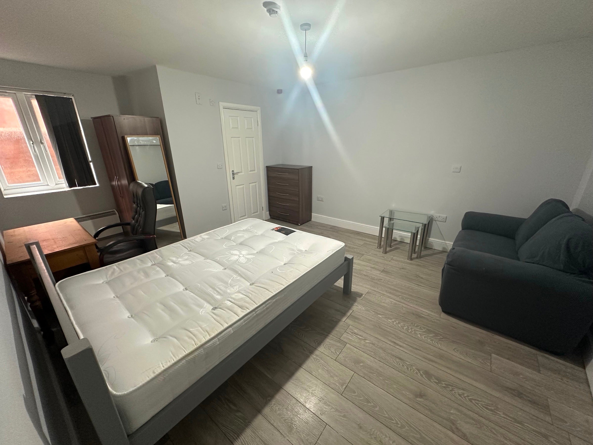 Flat Bath Street in Royal Leamington Spa