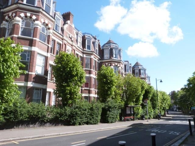 Flat Hornsey Lane in Greater London