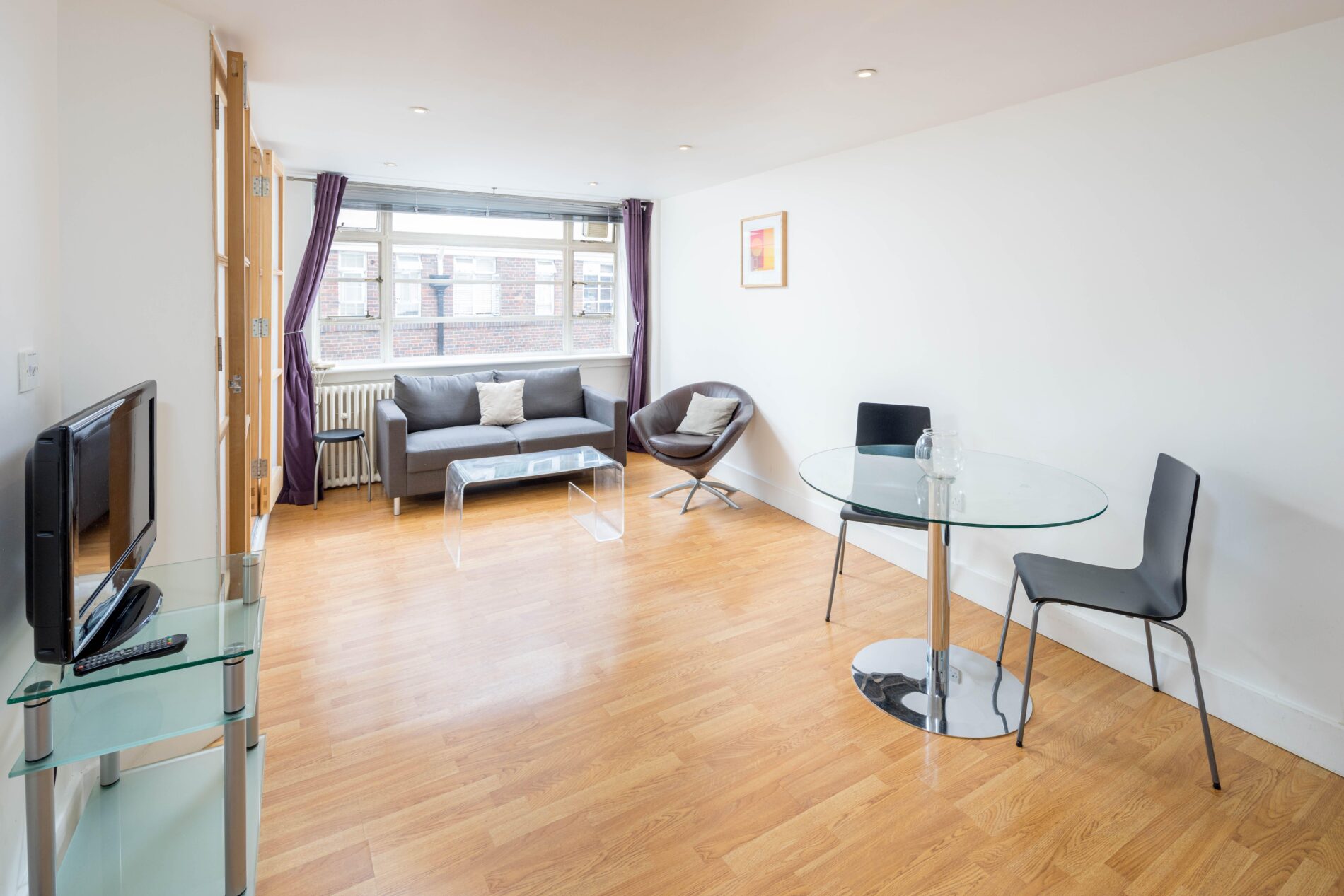 Flat Sloane Avenue in Greater London