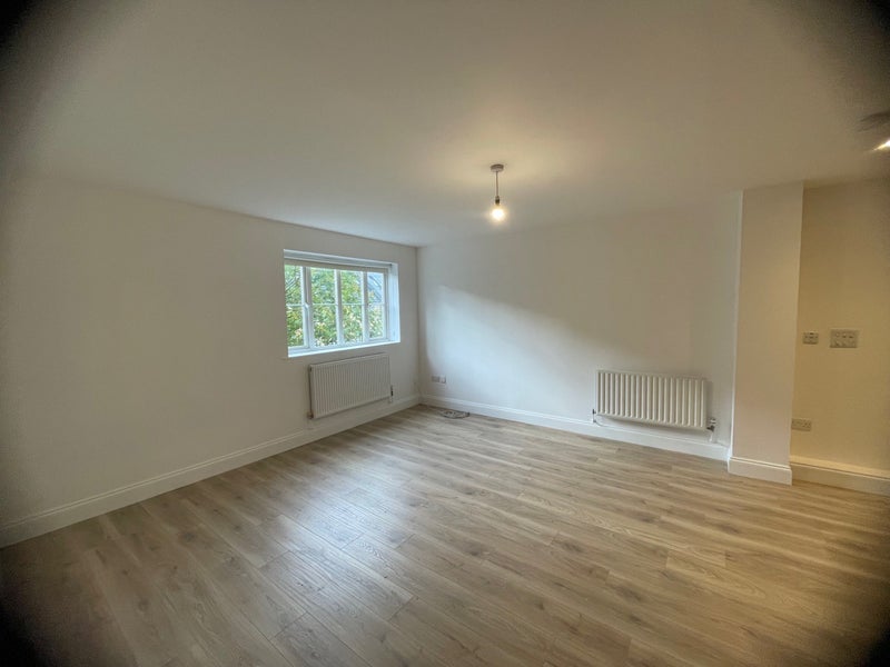 Flat Kelly Avenue in Greater London