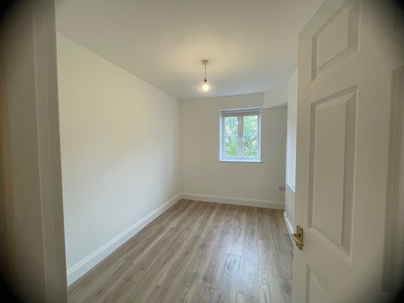 Flat Kelly Avenue in Greater London