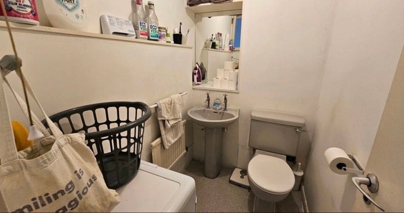 Room Ancill Close in Greater London