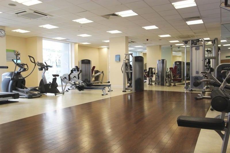 Room Surrey Quays Road in Greater London