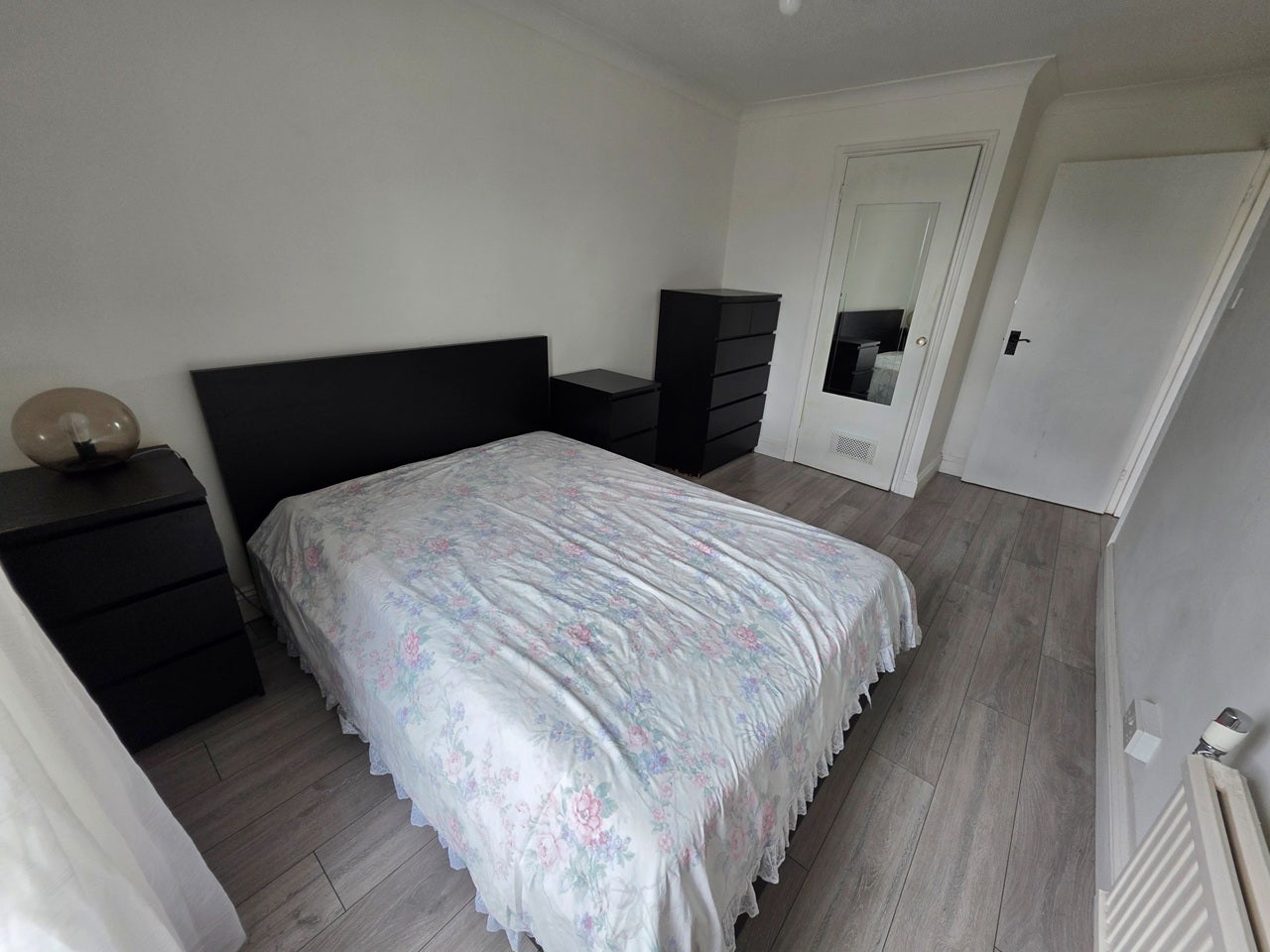 Flat Hunsdon Close in Greater London