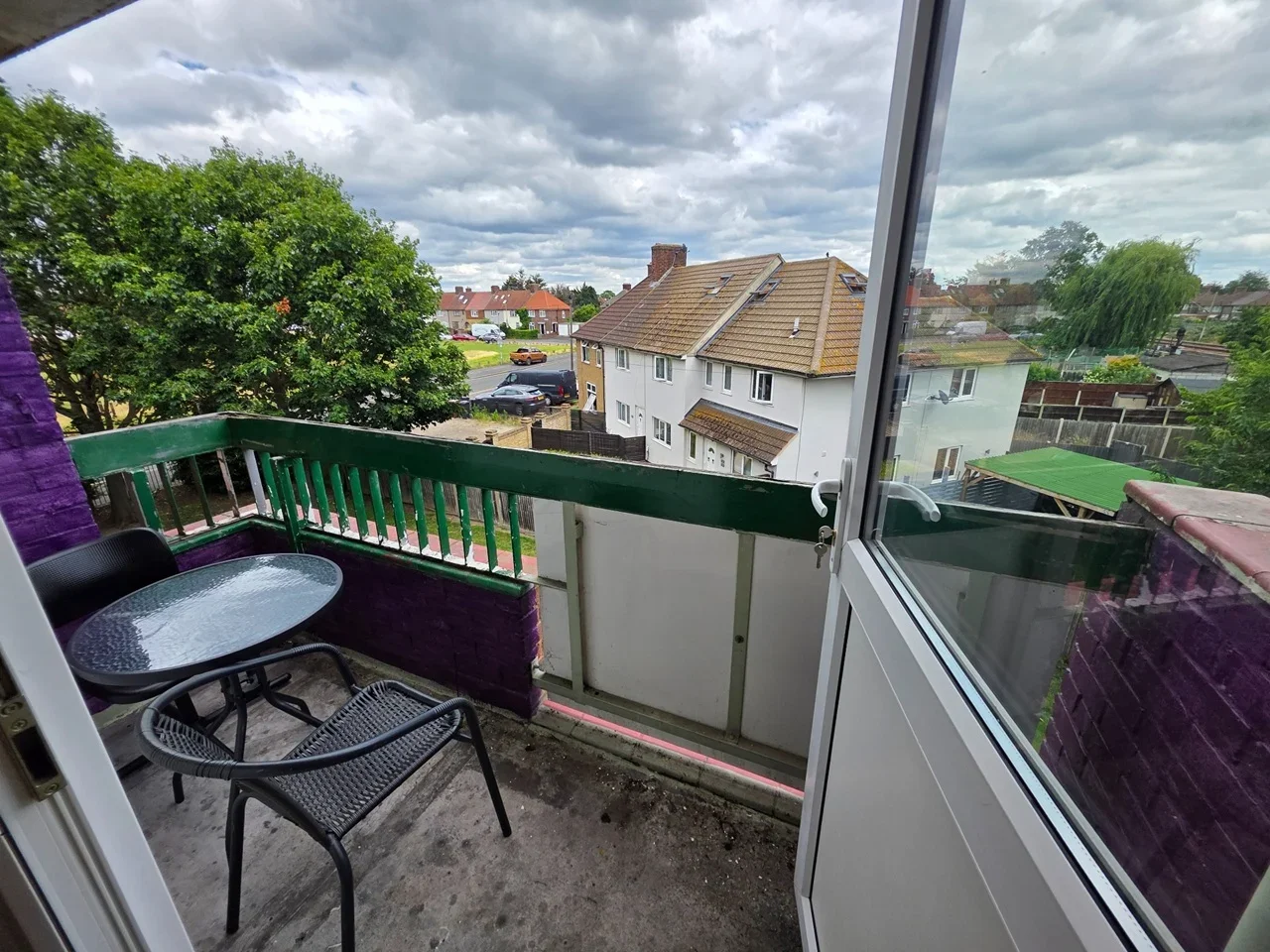 Flat Hunsdon Close in Greater London