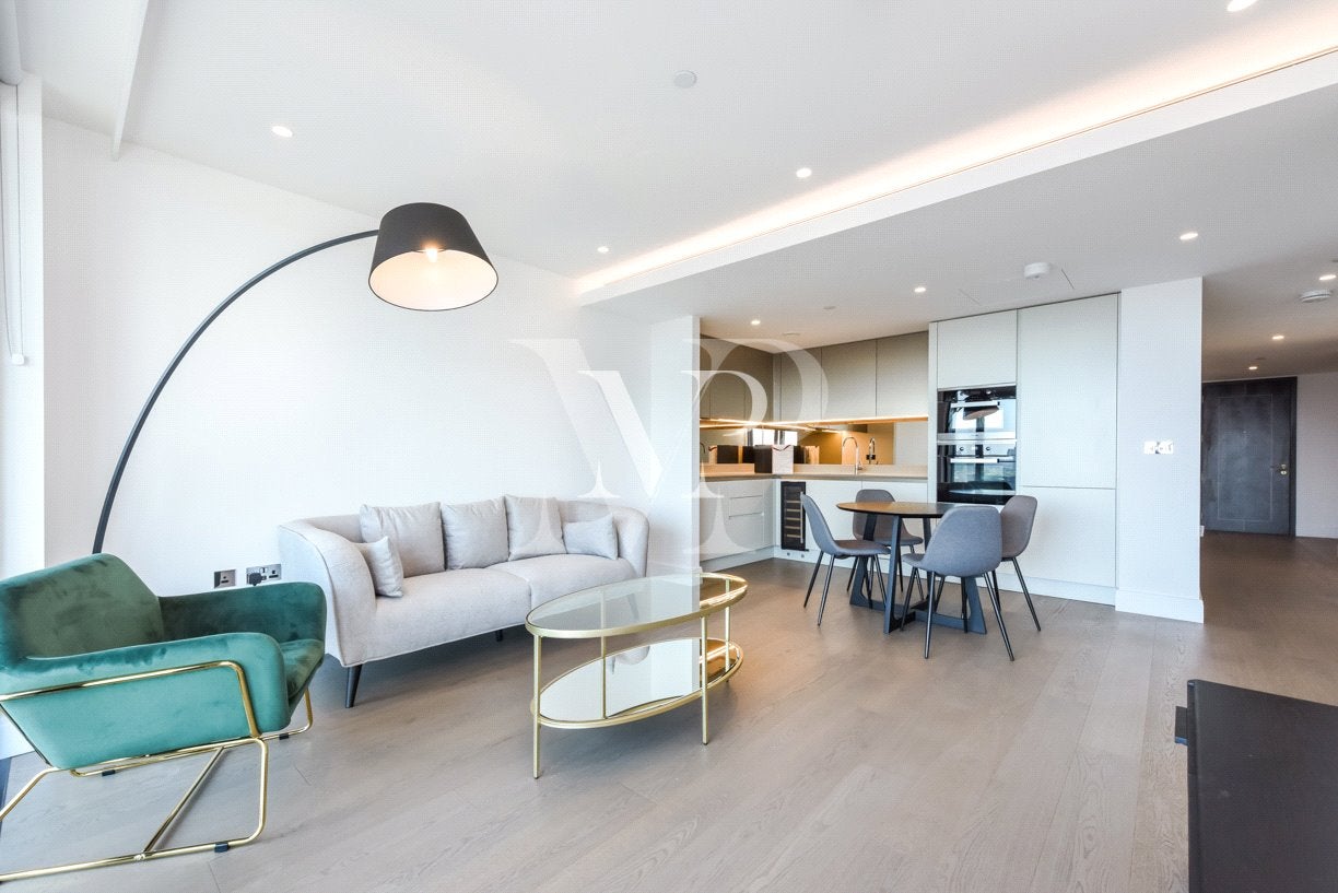 Flat Albert Embankment in Greater London