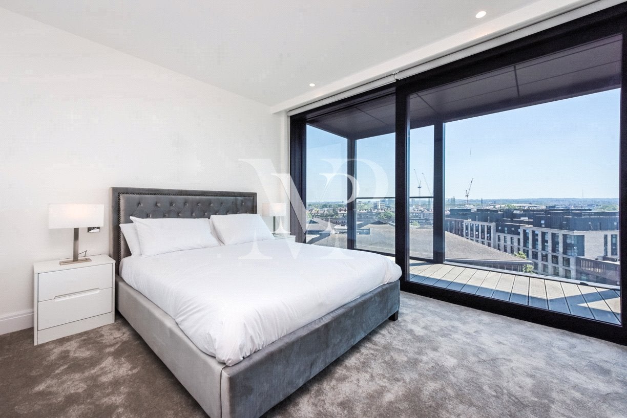 Flat Albert Embankment in Greater London