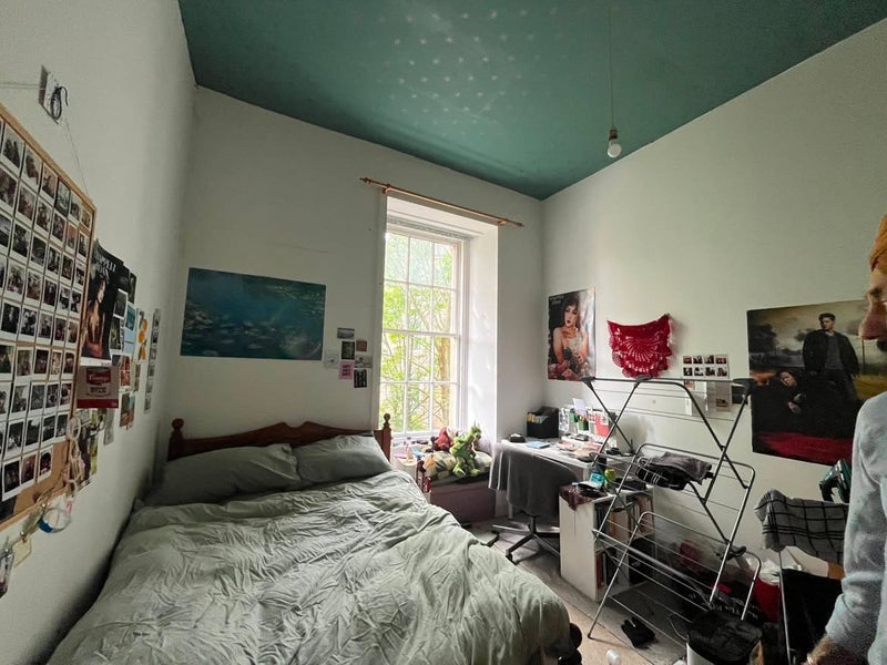 Room Argyle Street in Glasgow