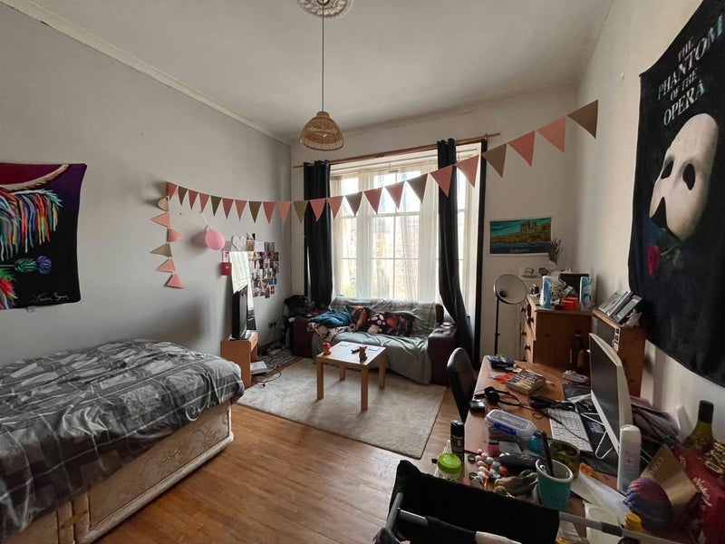 Room Argyle Street in Glasgow