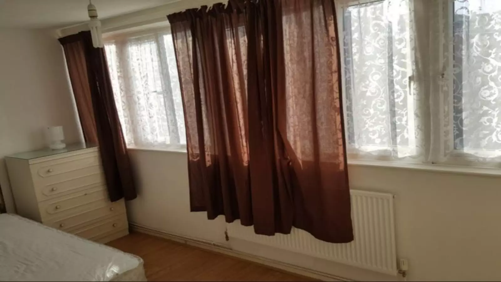 Flat Cornwood Drive in Greater London