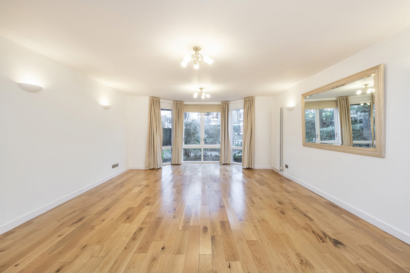 Flat Castelnau in Greater London