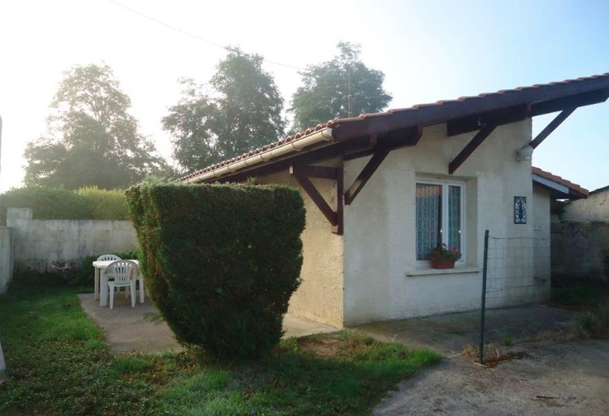 House Rue des Treilles in Libourne