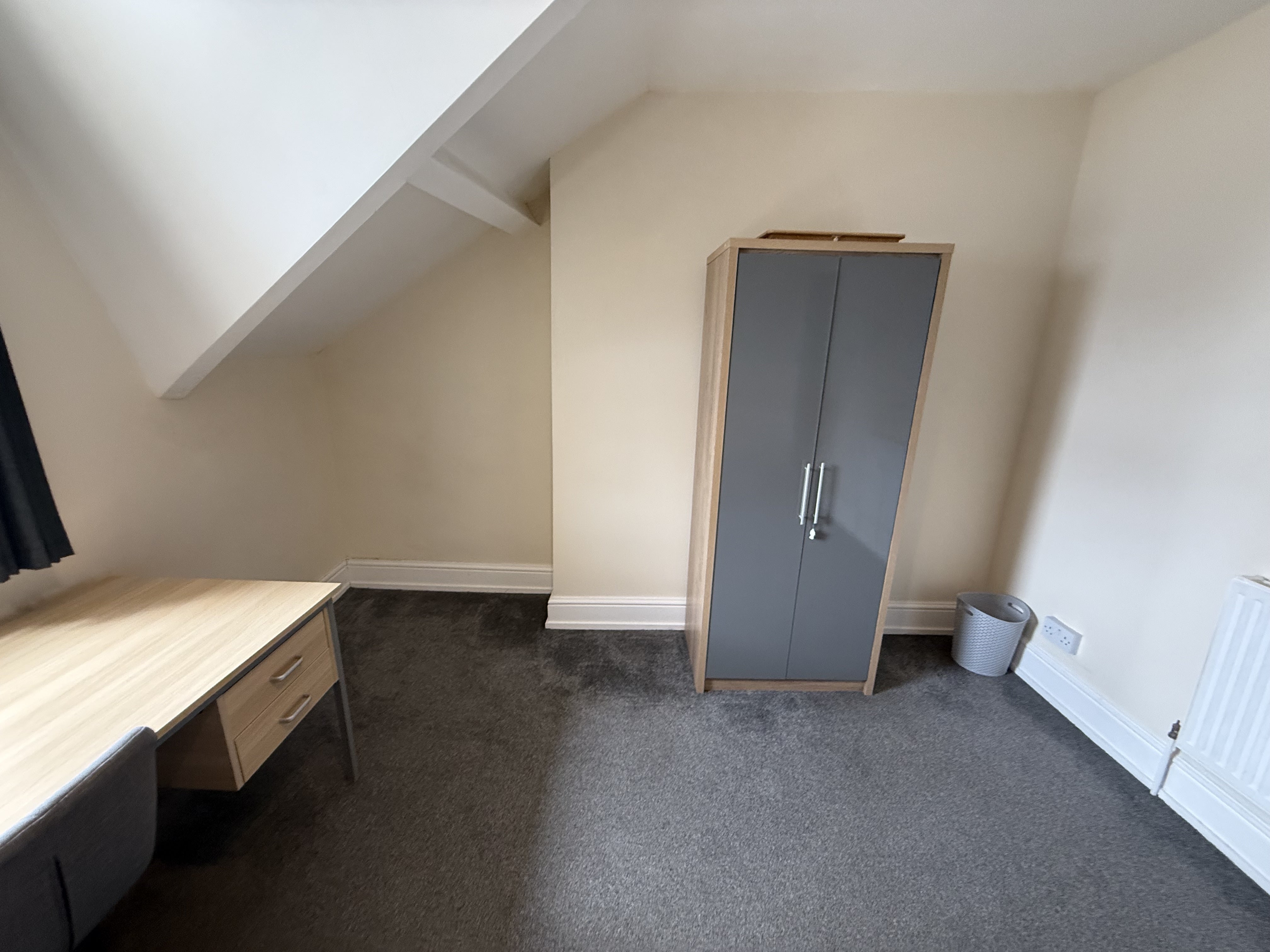 Room Cromwell Street in Swansea