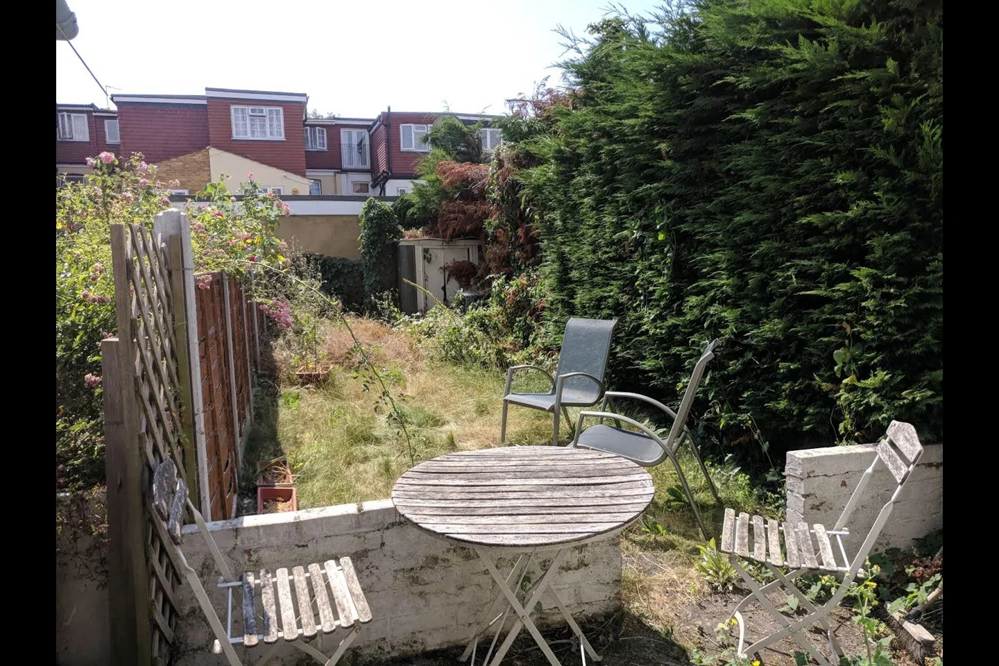 Flat Somers Road in Greater London