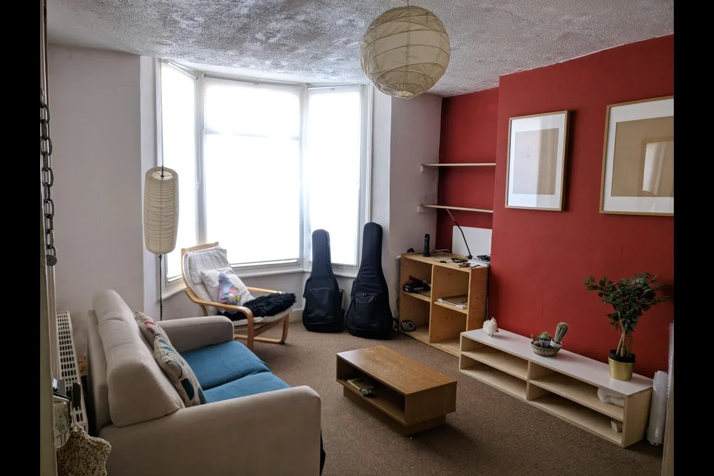 Flat Somers Road in Greater London