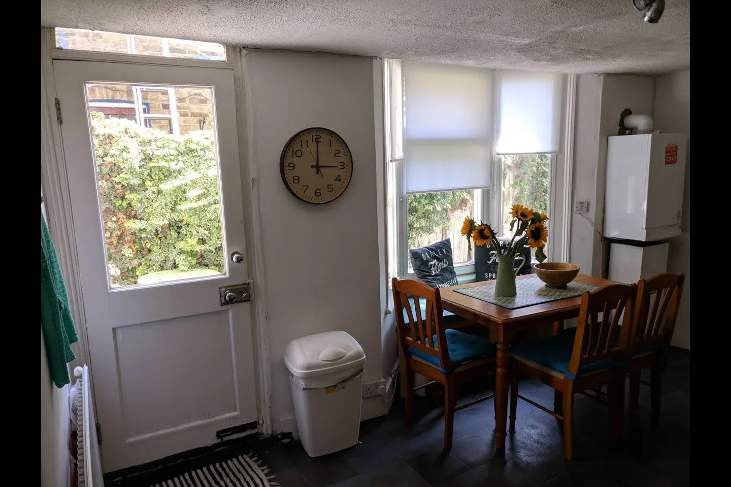Flat Somers Road in Greater London