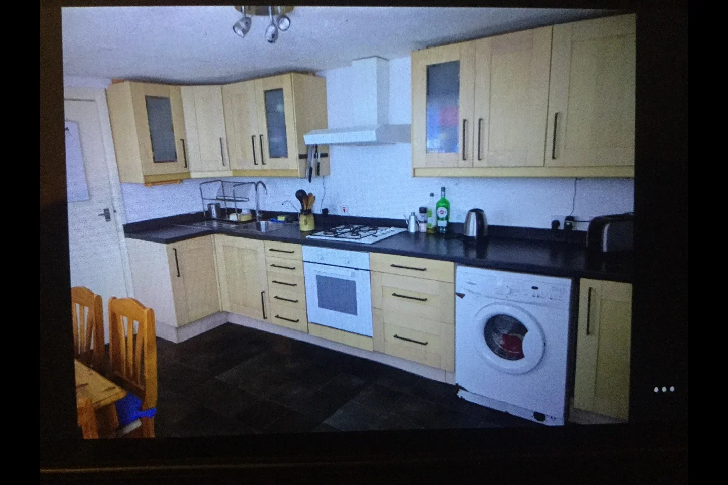 Flat Somers Road in Greater London