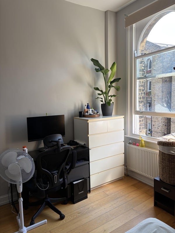 Flat Liverpool Road in Greater London