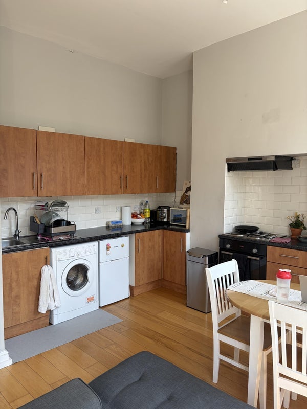 Flat Liverpool Road in Greater London