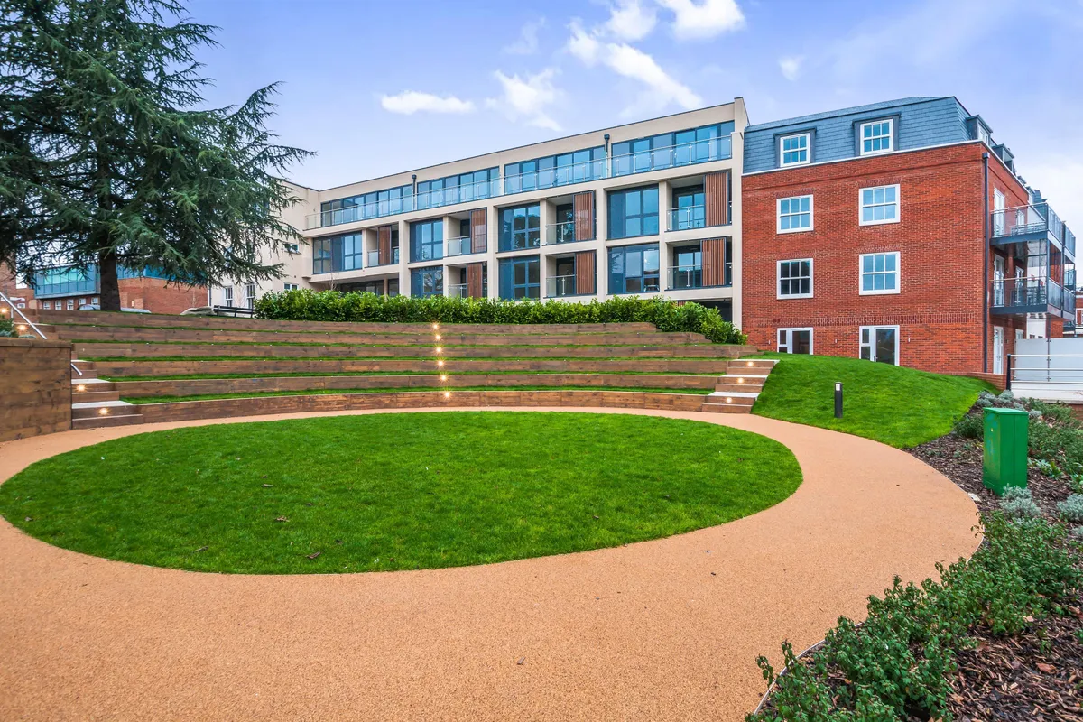 Flat St Ives Road in Maidenhead