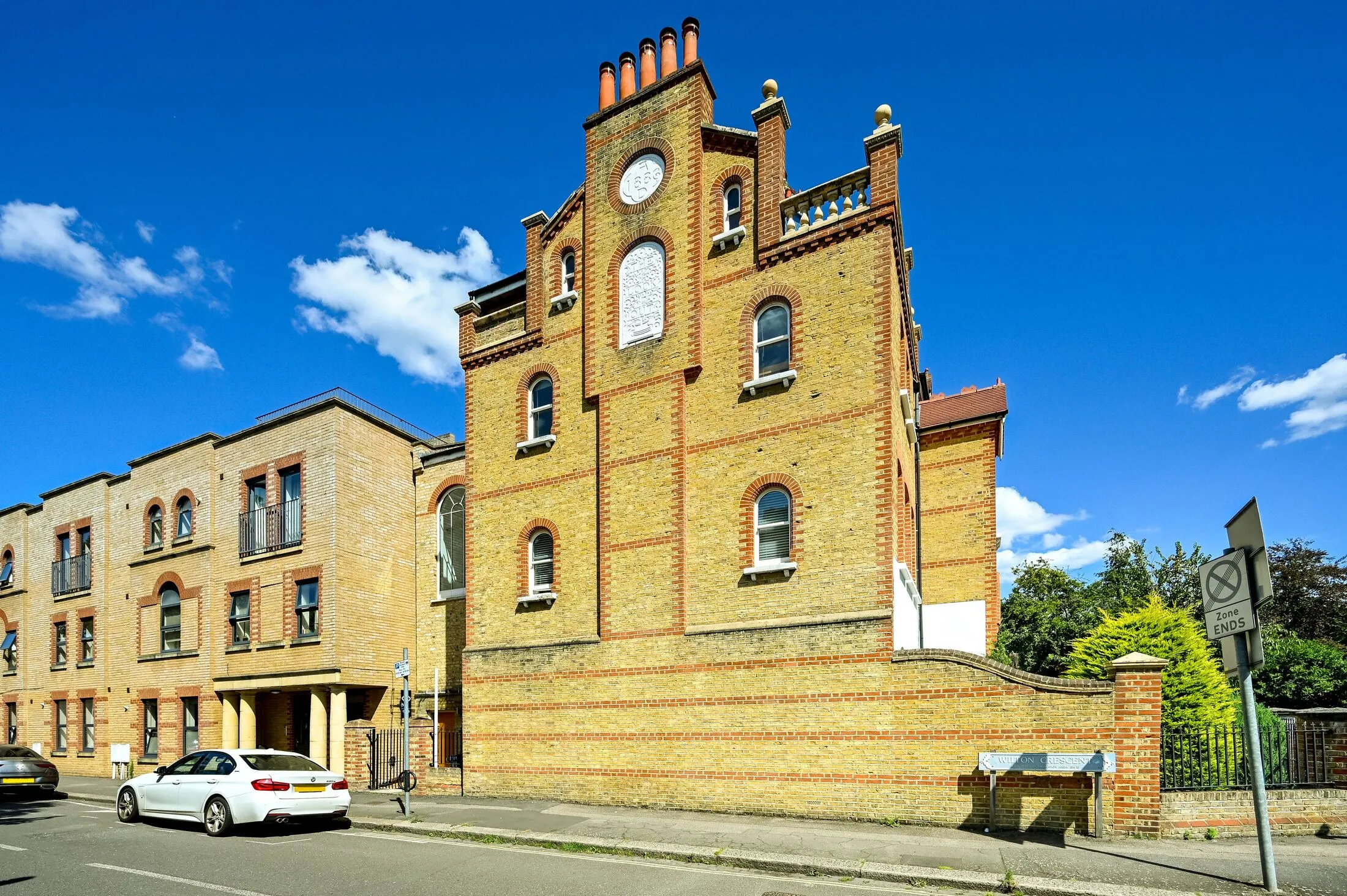Flat Kingston Road in Greater London