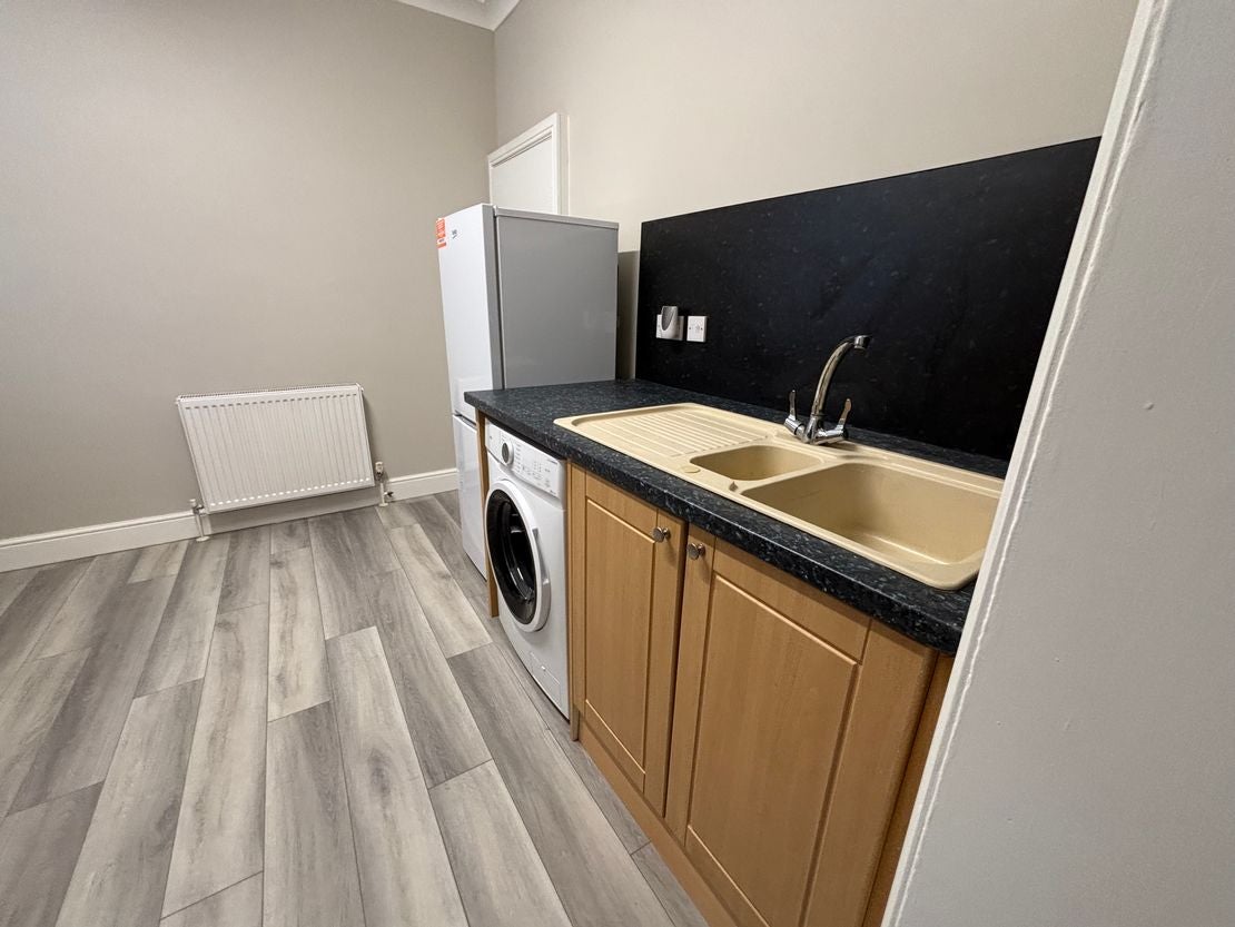 Flat Millbrook Road East in Southampton