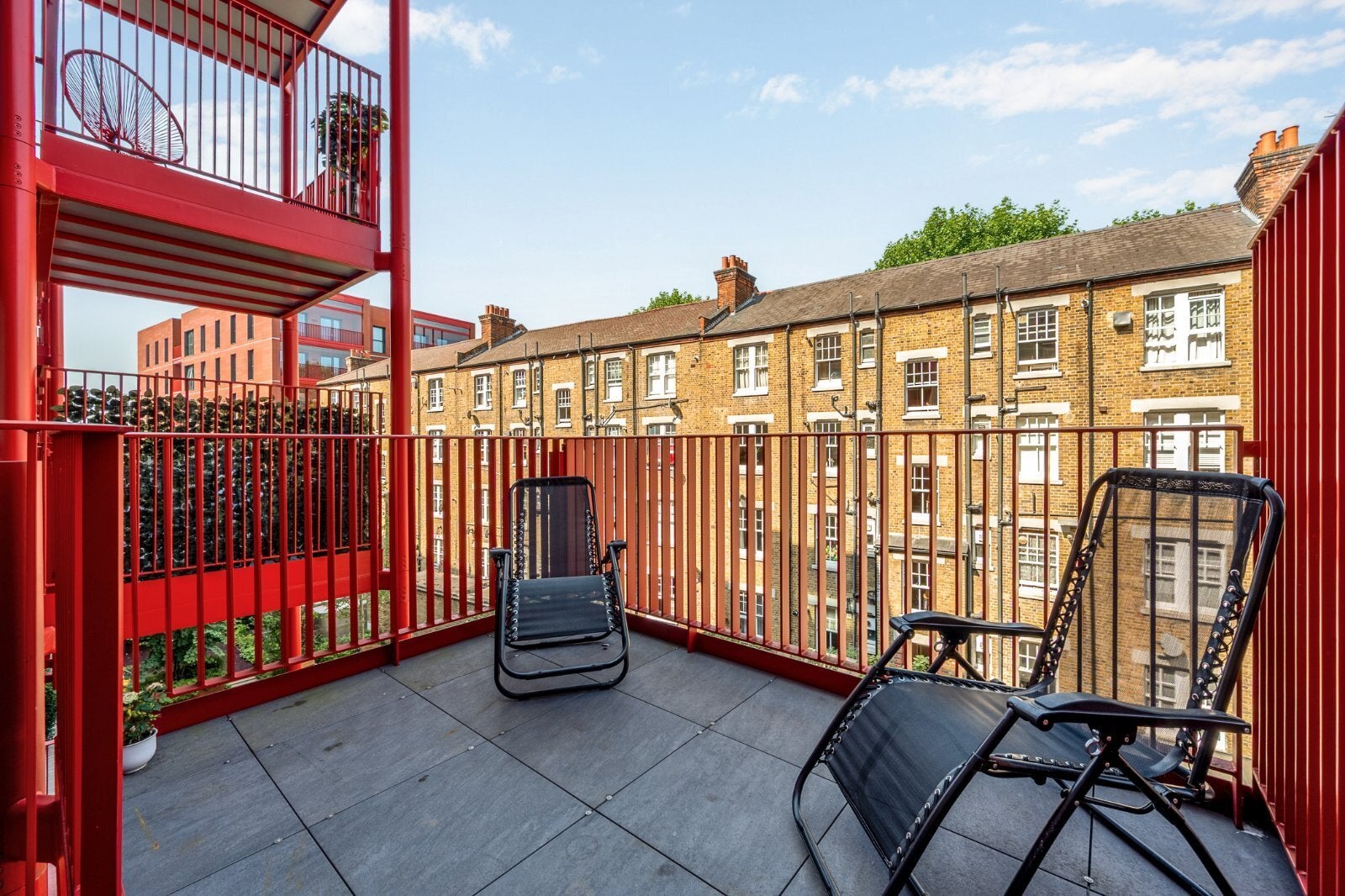 Flat Cromwell Avenue in Greater London