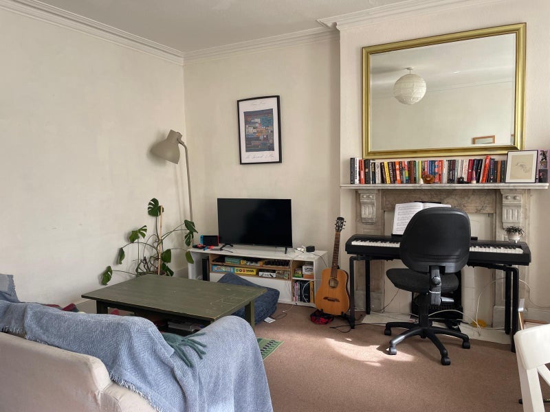 Room Oakfield Road in Greater London