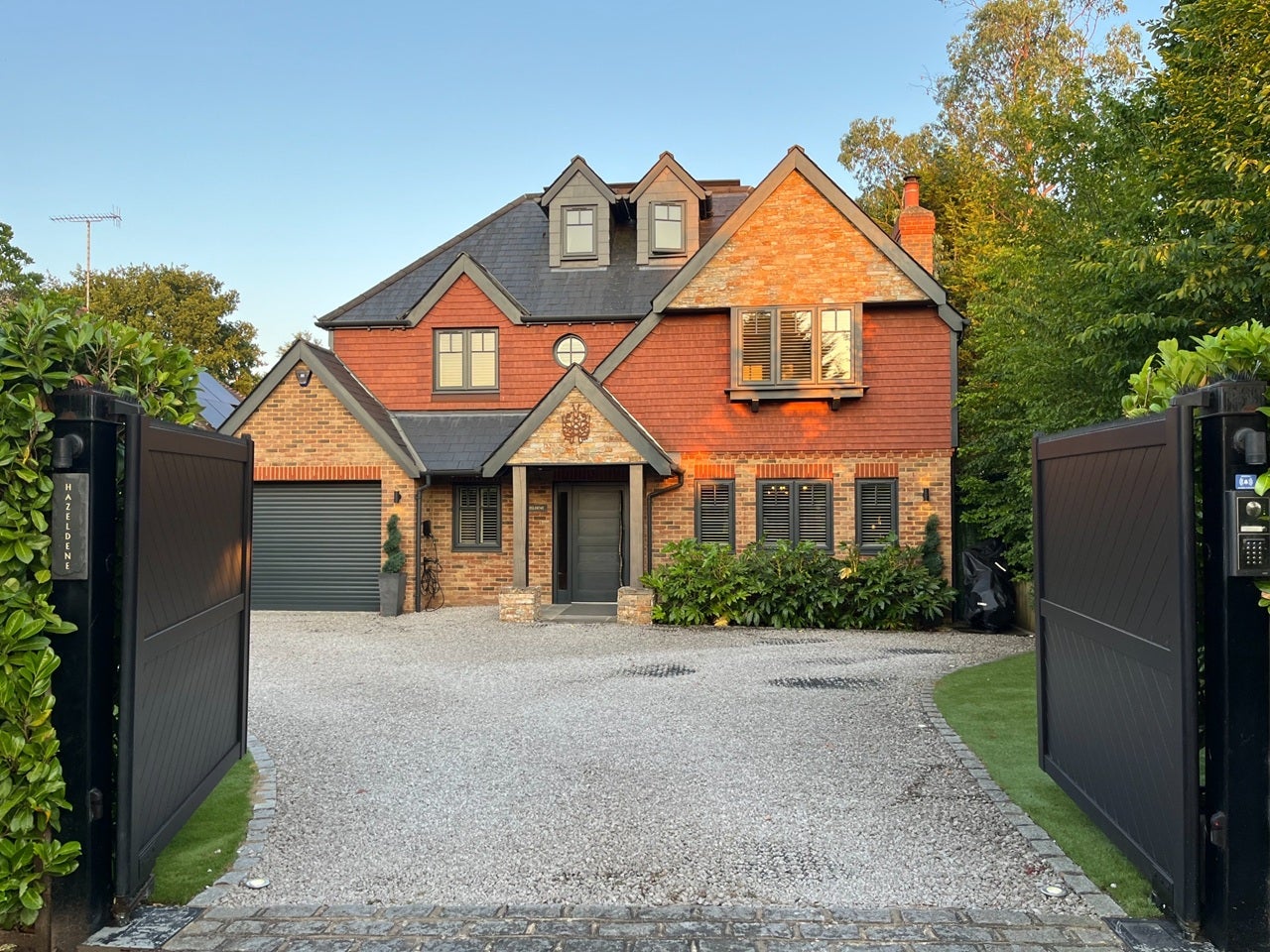 House Kennel Lane in Mole Valley