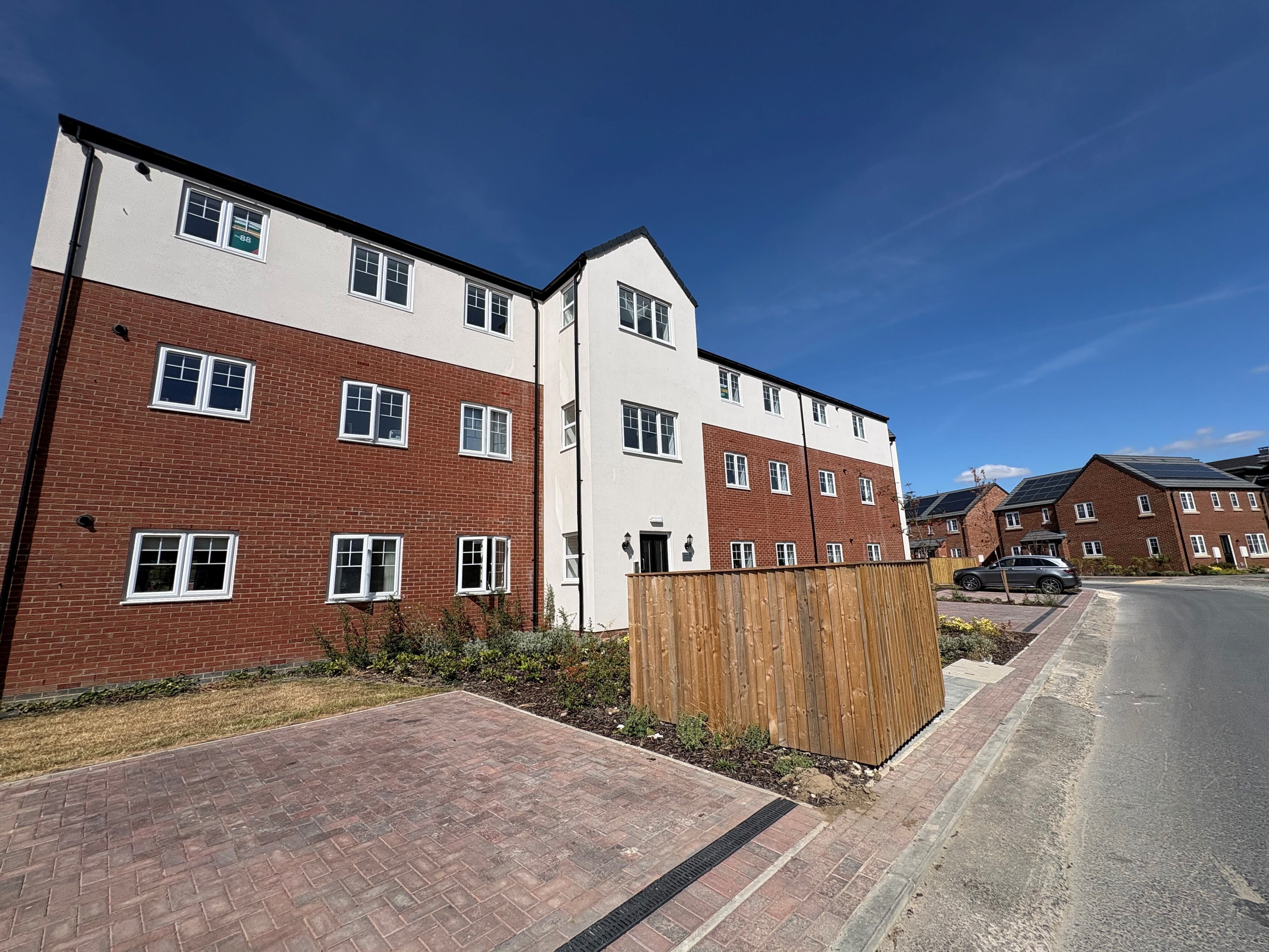 Flat David Longhurst Way in York