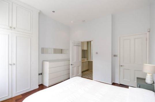 Flat Sussex Gardens in City of Westminster