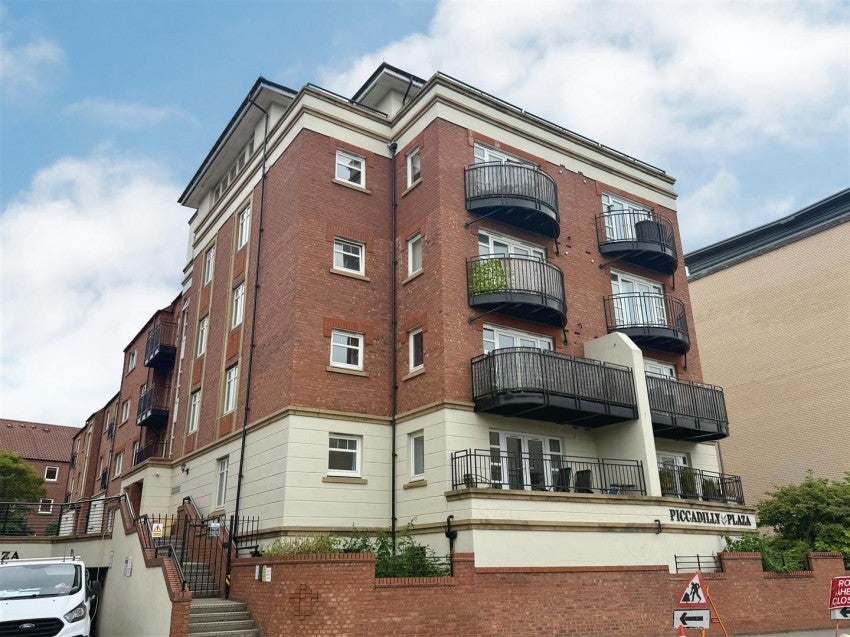 Flat Piccadilly in York