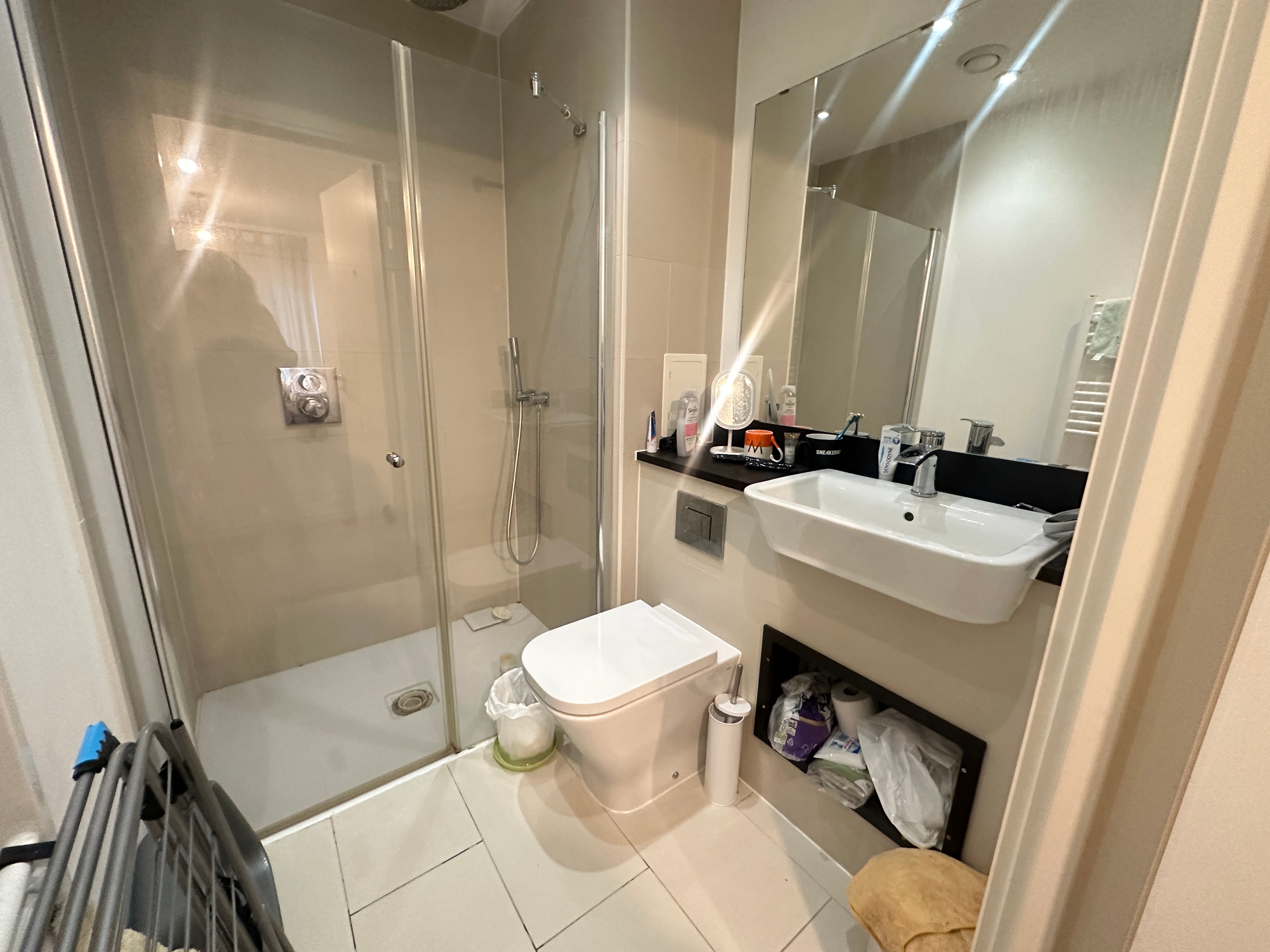 Flat Hannaford Walk in Greater London