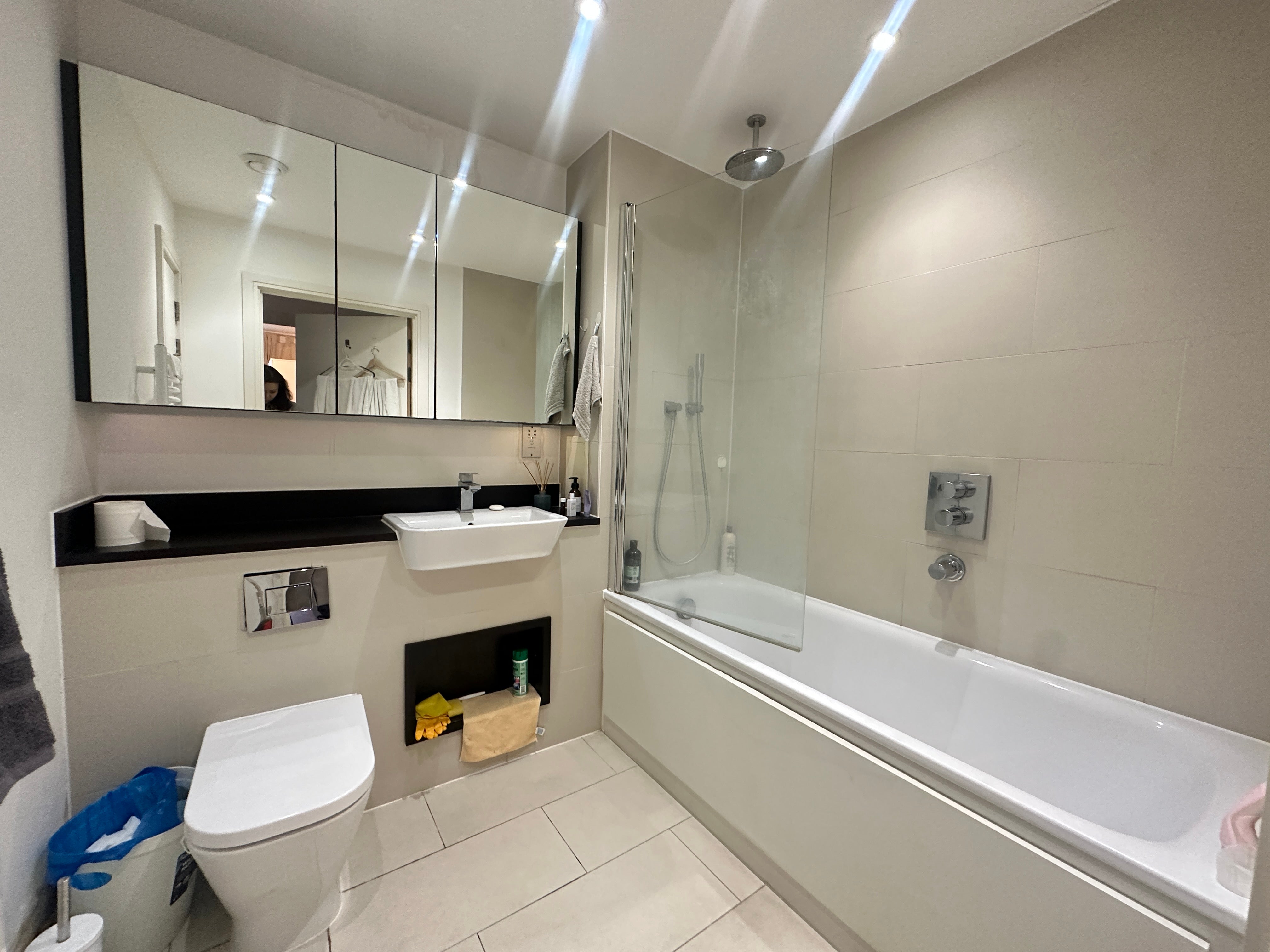 Flat Hannaford Walk in Greater London