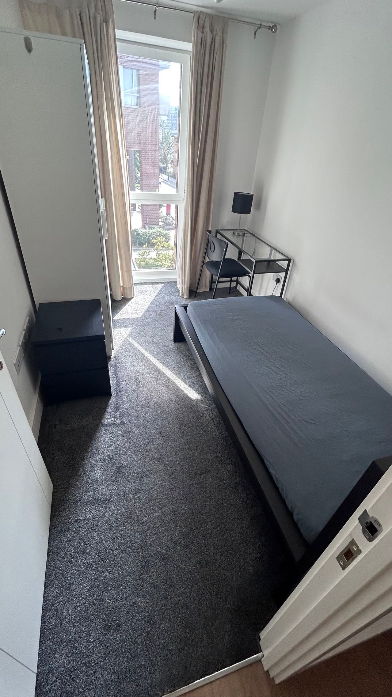 Flat Hannaford Walk in Greater London