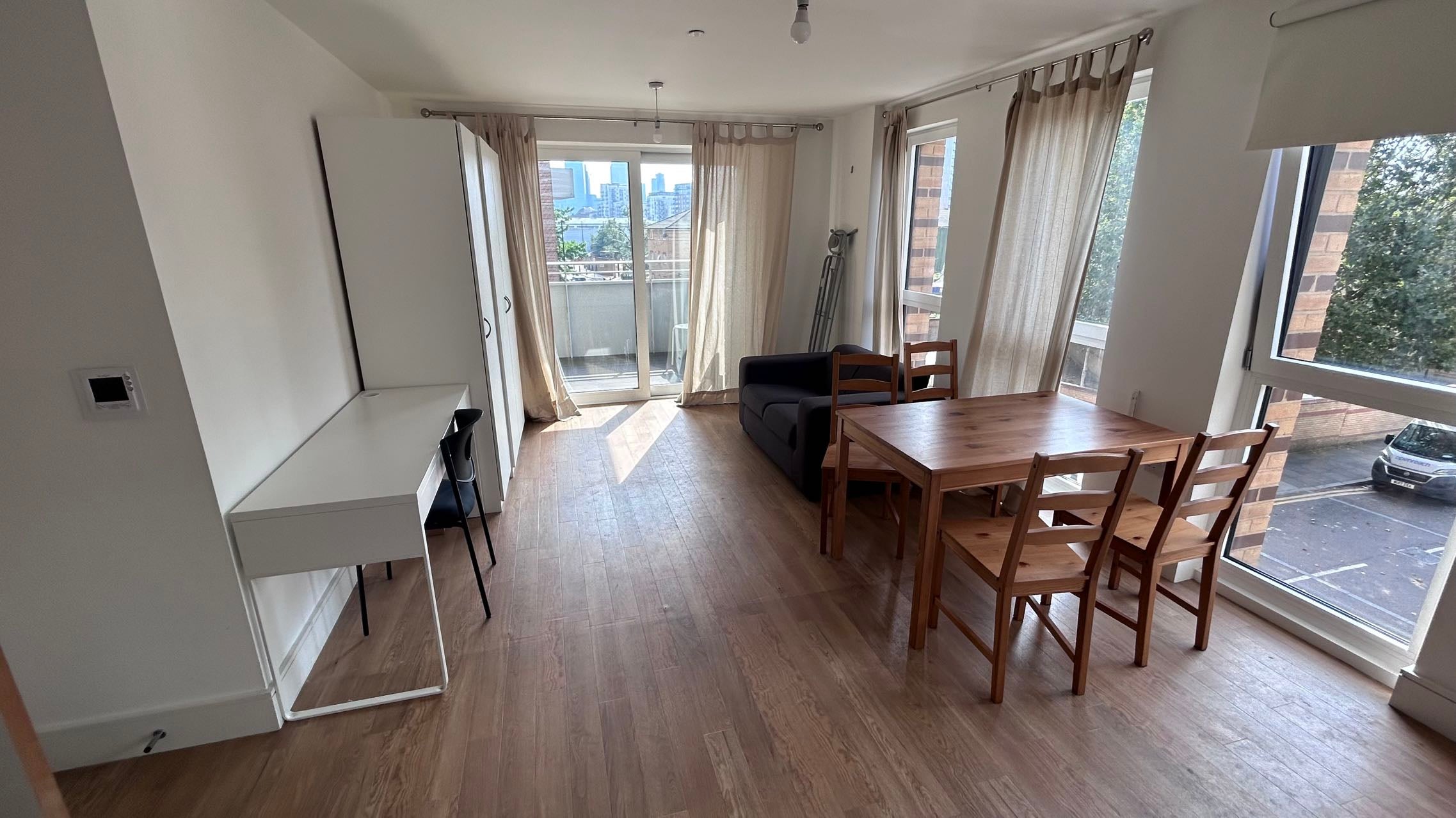 Flat Hannaford Walk in Greater London